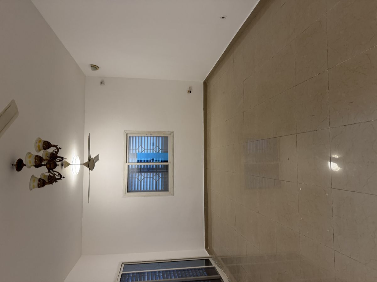 Appartement F5 avec groupe électrogène Cité Saoudi