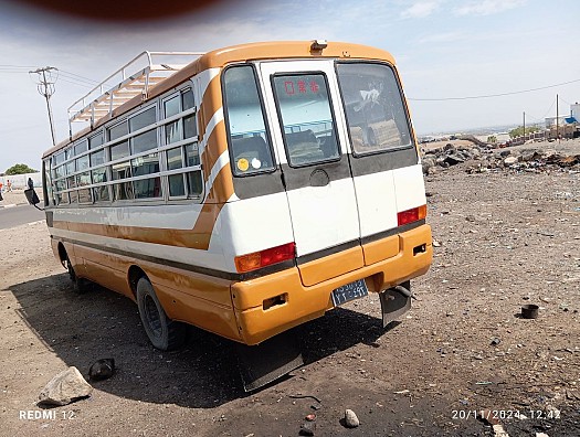 Bus en bon état à vendre avec 26 places