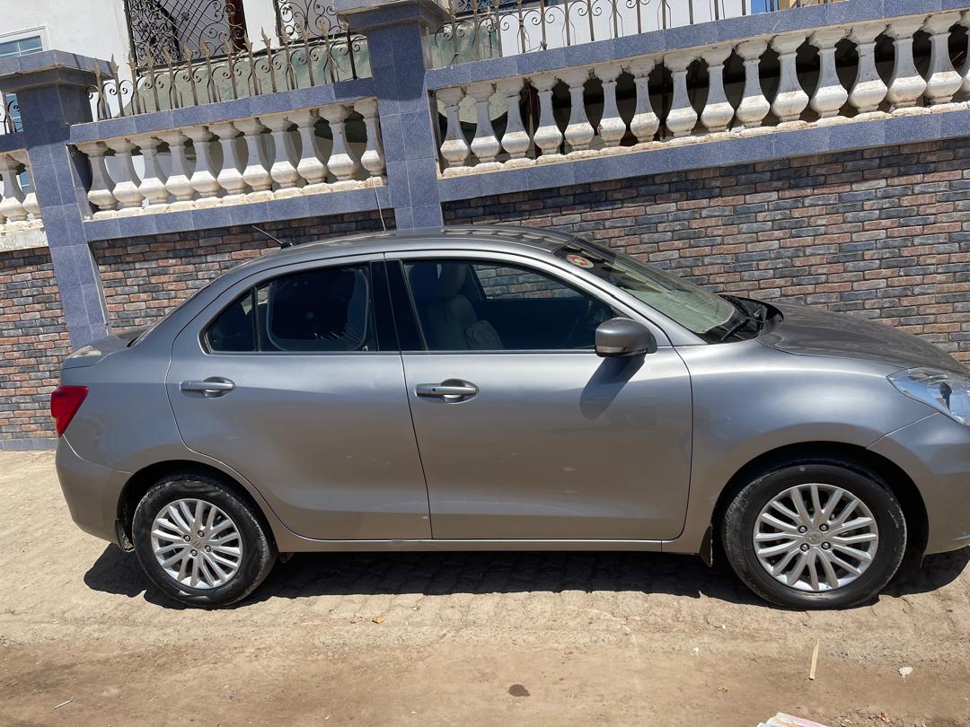 Suzuki Dzire 2022, automatique, essence, excellent état