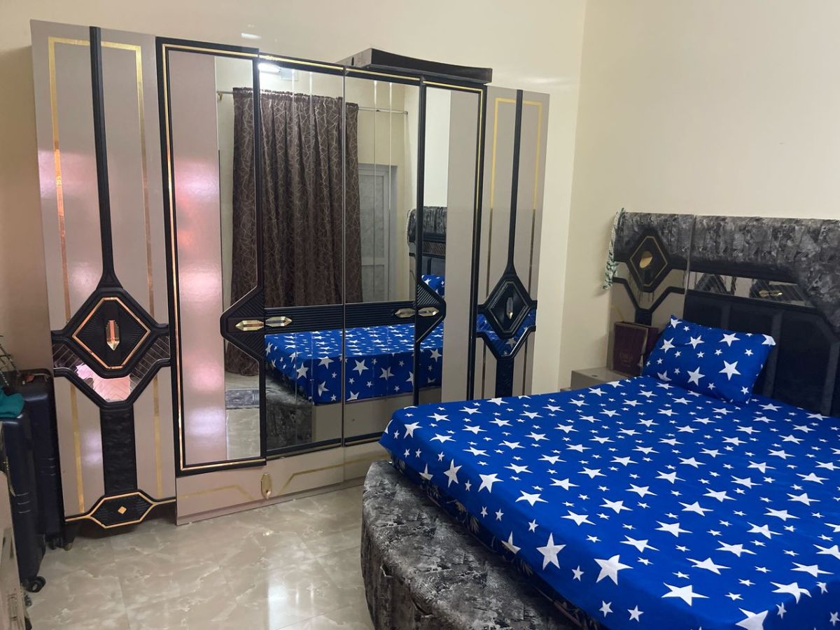 Ensemble meubles chambre & salon presque neufs - à prix attractif