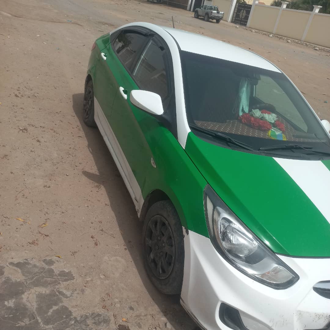 Hyundai Accent 2015, boîte automatique, diesel