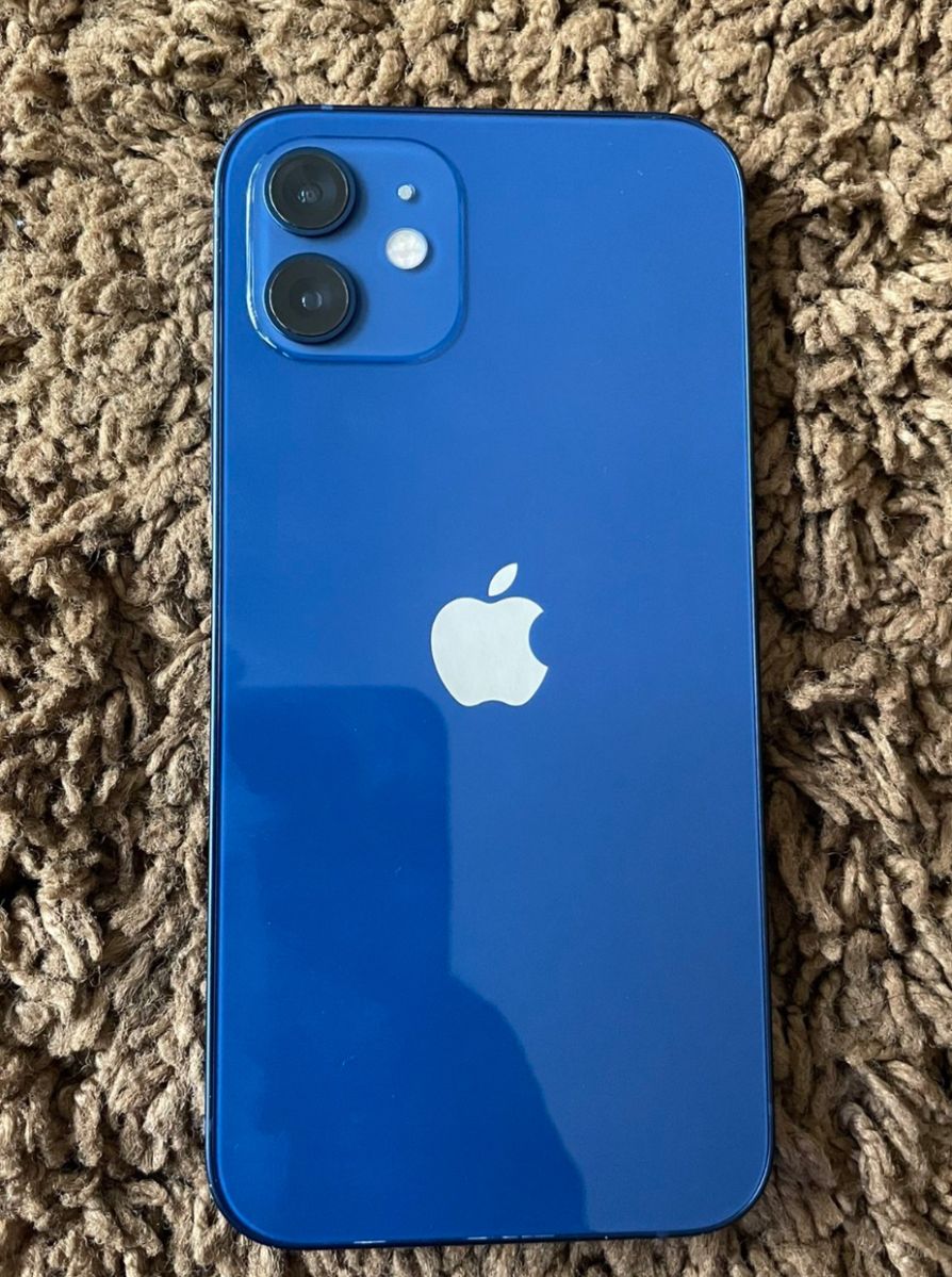 iPhone 12 64GB en excellent état - Batterie à 88%