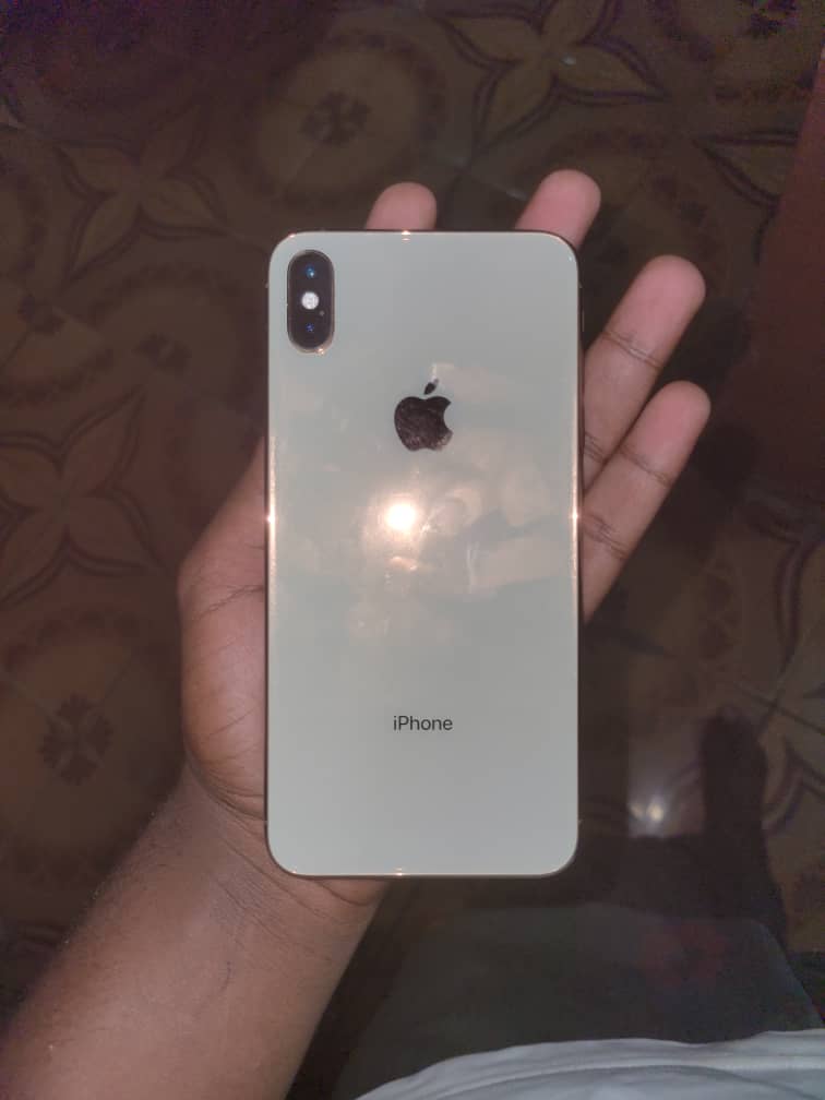 iPhone Xs Max 64 Go, état comme neuf