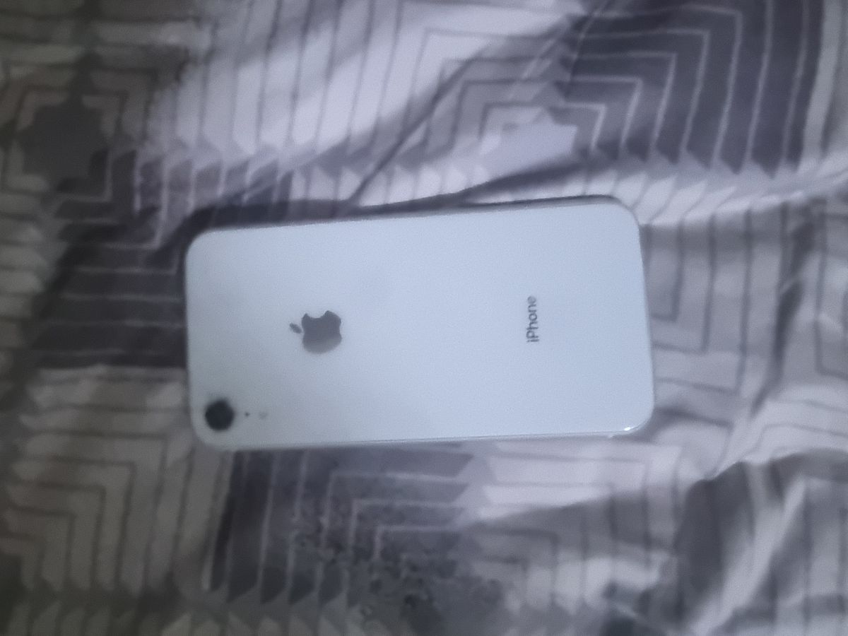 iPhone XR Blanc 64 Go, comme neuf, capacité batterie 100%, performant