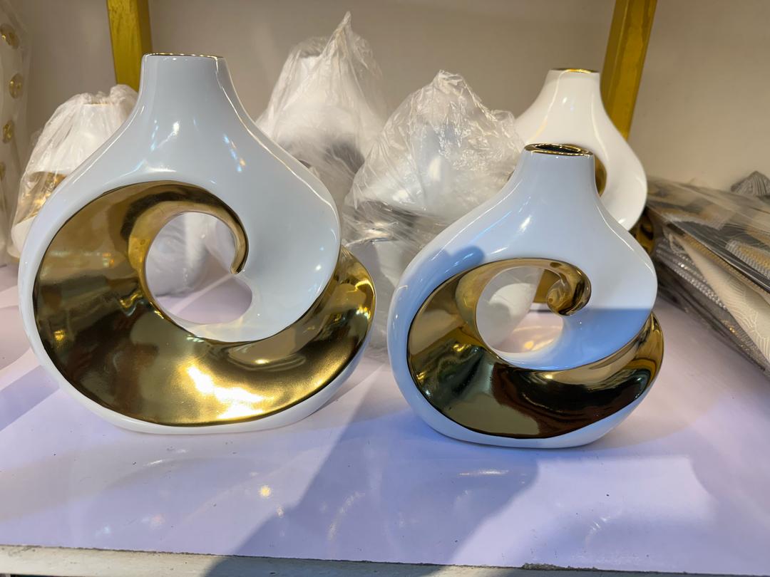 Les lots de Vases avec fleurs