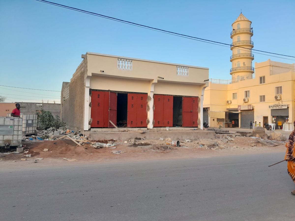Local commercial à louer à cité Nassib, 60m2 avec toilettes, prix négociable