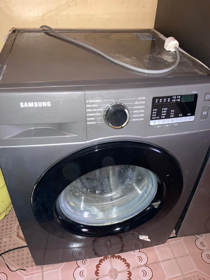 Machine à laver SAMSUNG automatique, bon état, prix négociable