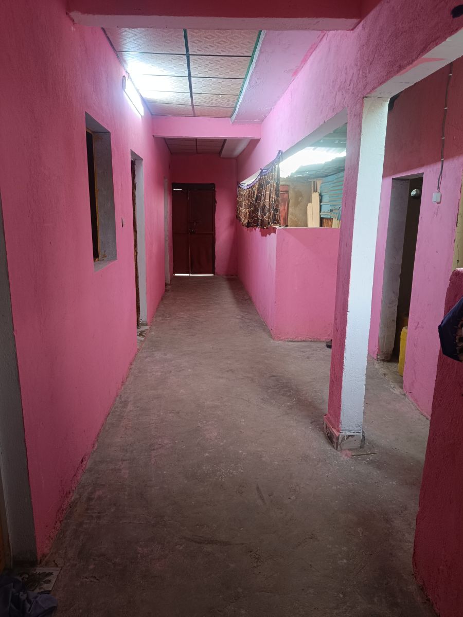 Maison F3 lumineuse avec cour fermée à louer à PK12 Nouveau