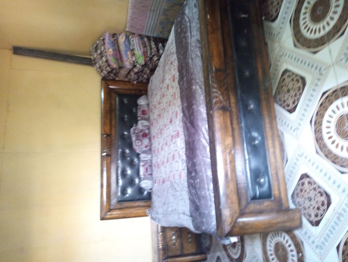 Meuble chambre à coucher en excellent état