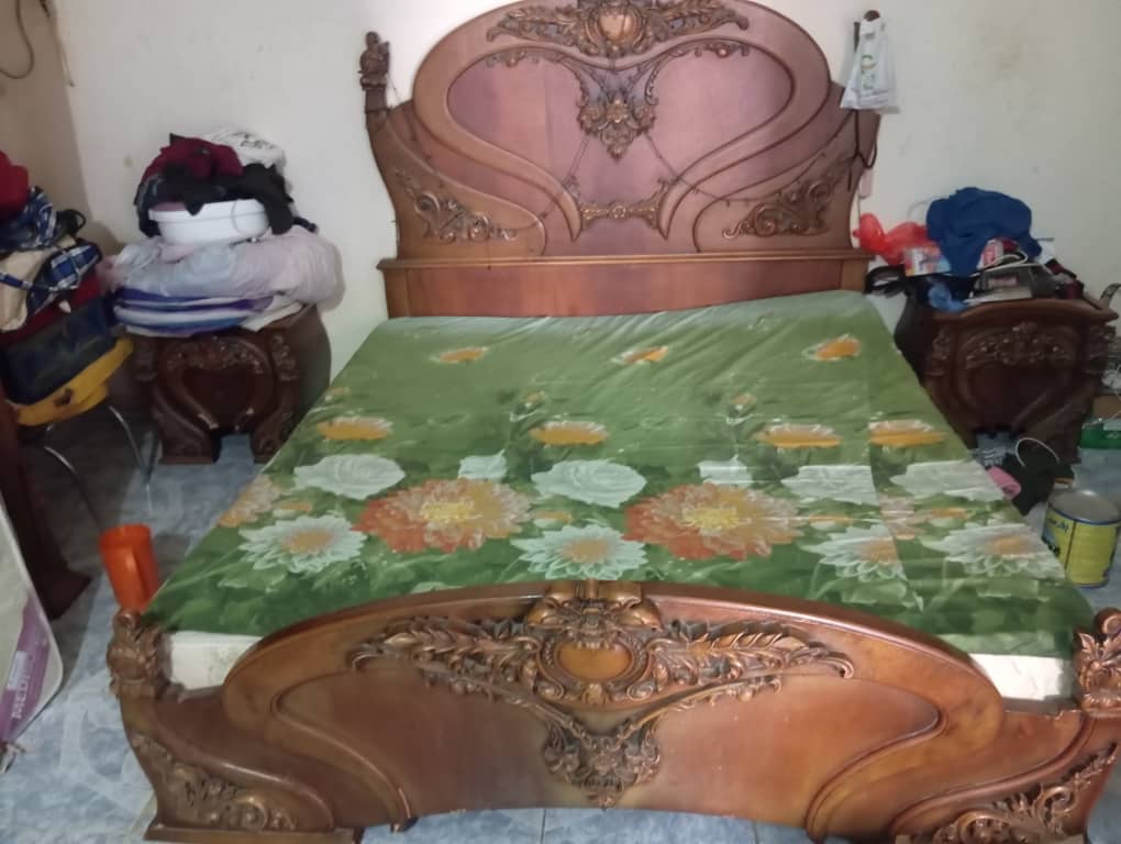 Chambre à coucher en parfait état - 1 an d\'utilisation