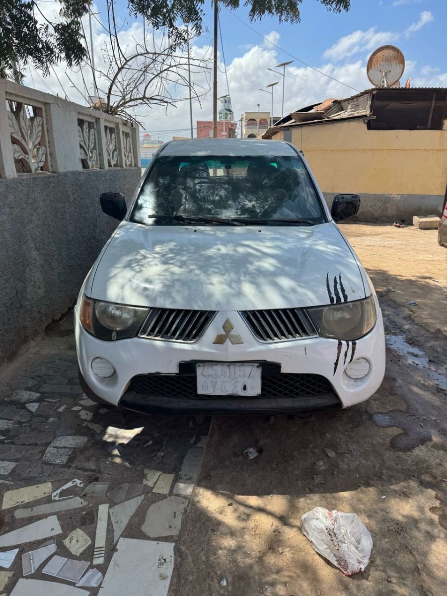 Mitsubishi L200 robuste, prix négociable