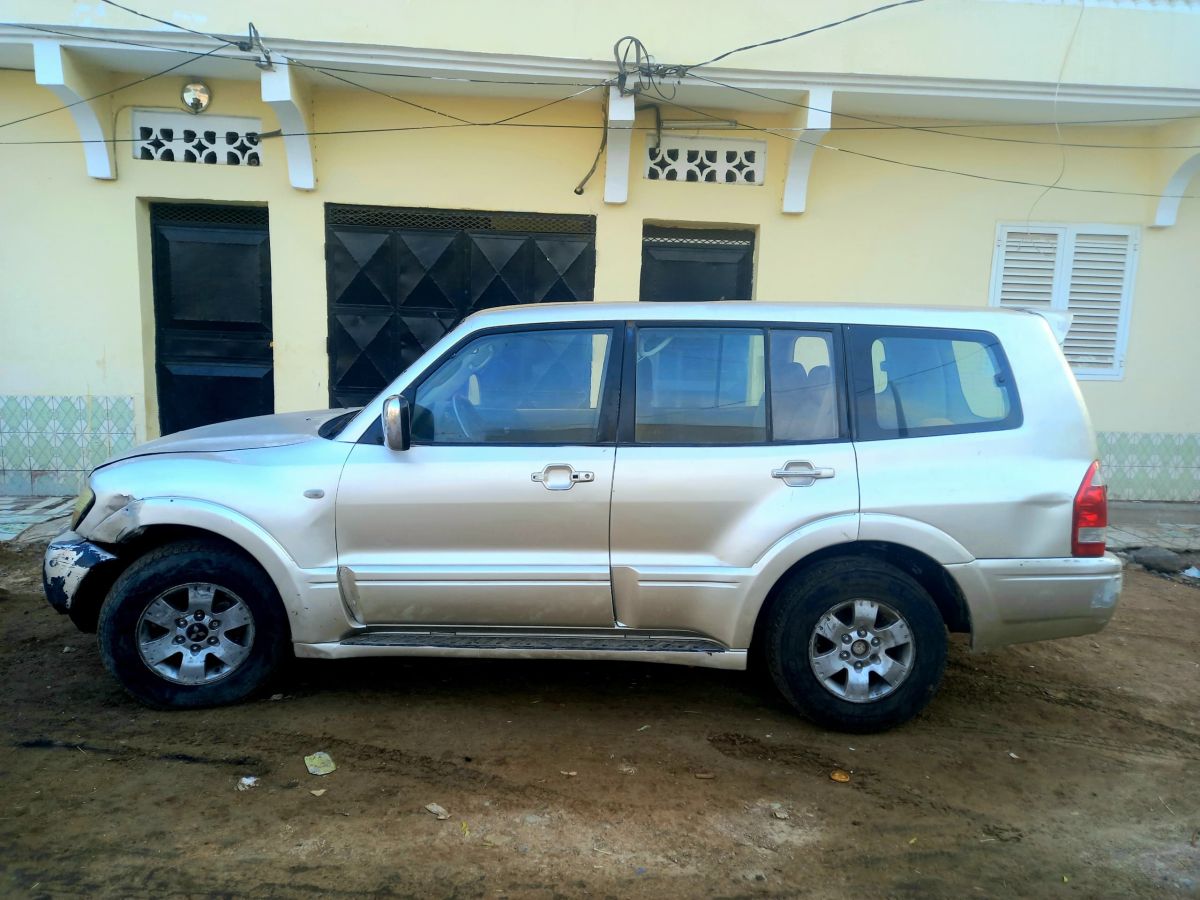 Mitsubishi V78 Diesel, 12 CV, 7 places, immatriculation 480 D 57