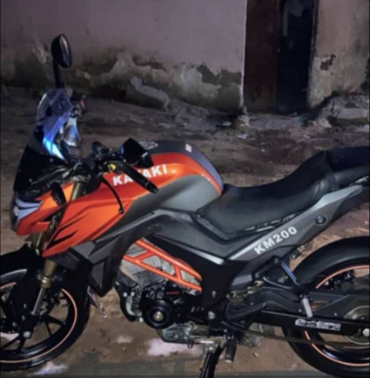 Moto tout terrain neuve, 7 mois d\'utilisation, prix négociable