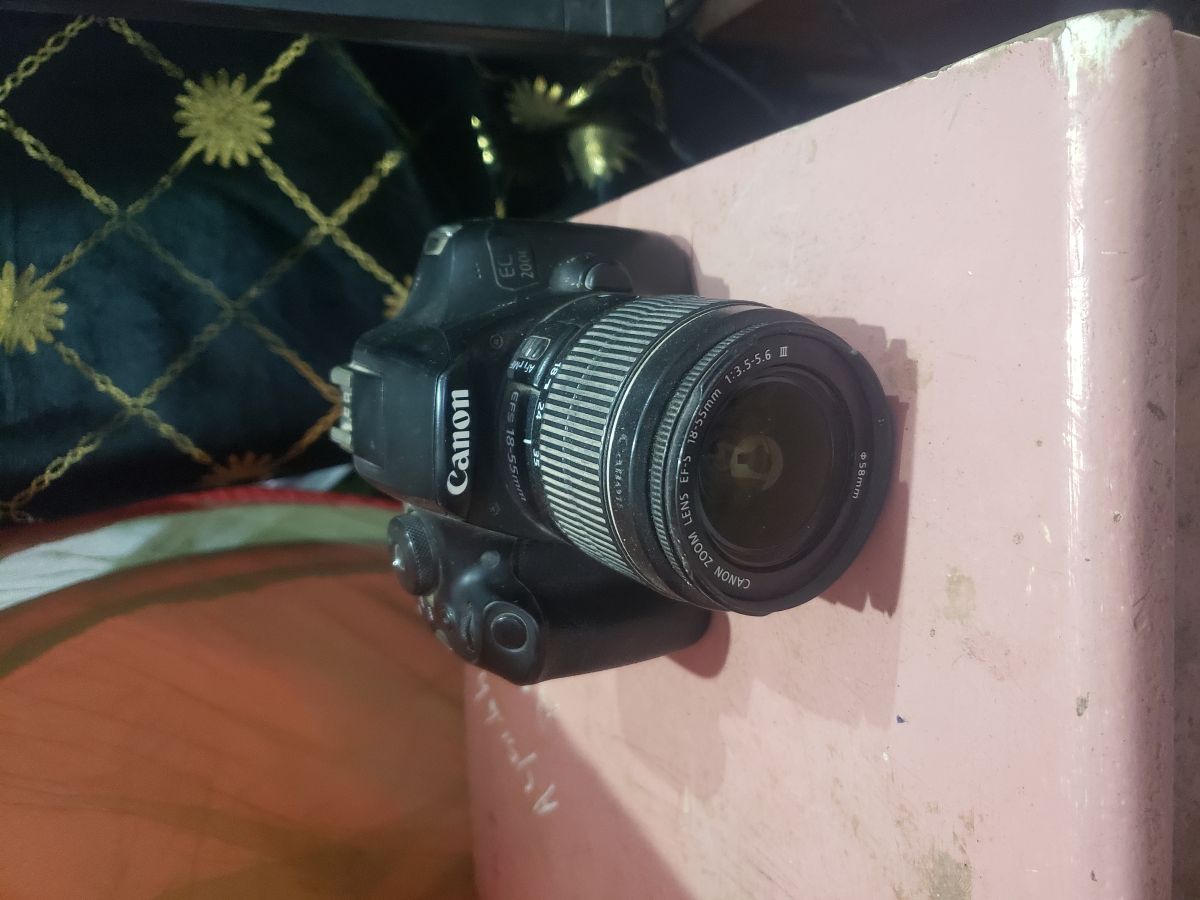 PHOTO CANON EOS 2000