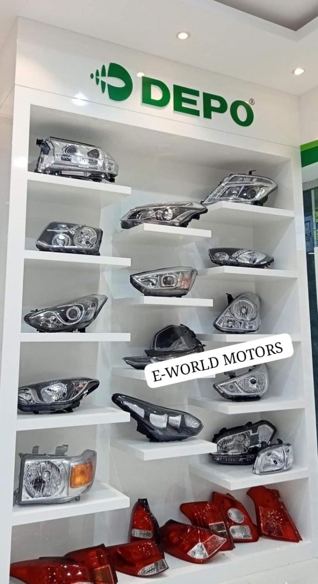 Pièces automobiles neuves : Phares, Pare-chocs, Grilles, Accessoires