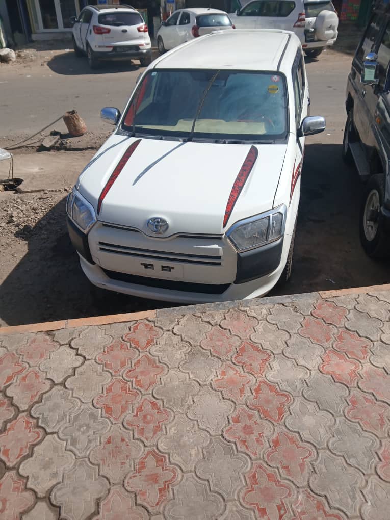 Voiture Probox 2017, neuve, jamais roulée à Djibouti