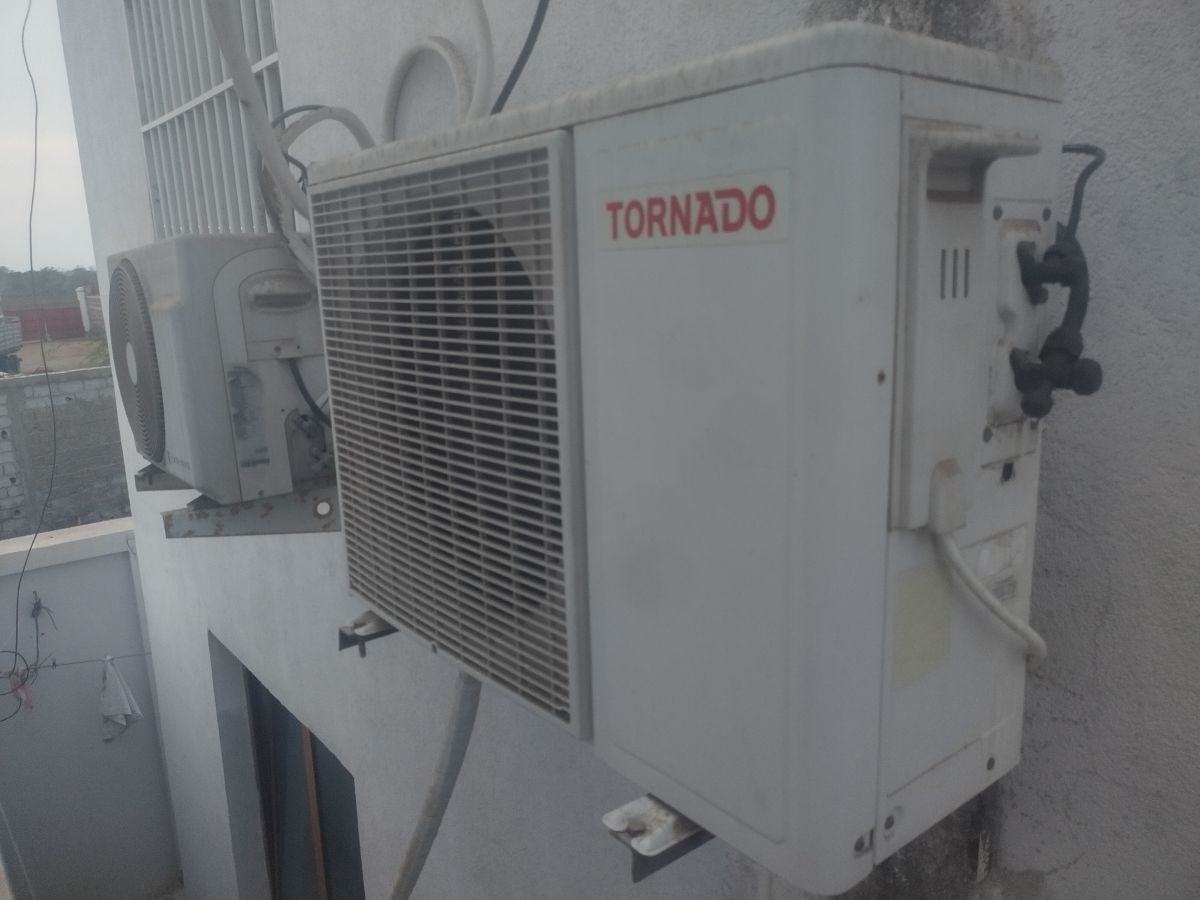 Climatiseurs Samsung Tornado, économiques, 1,5CV et 2CV. Service installation disponible.