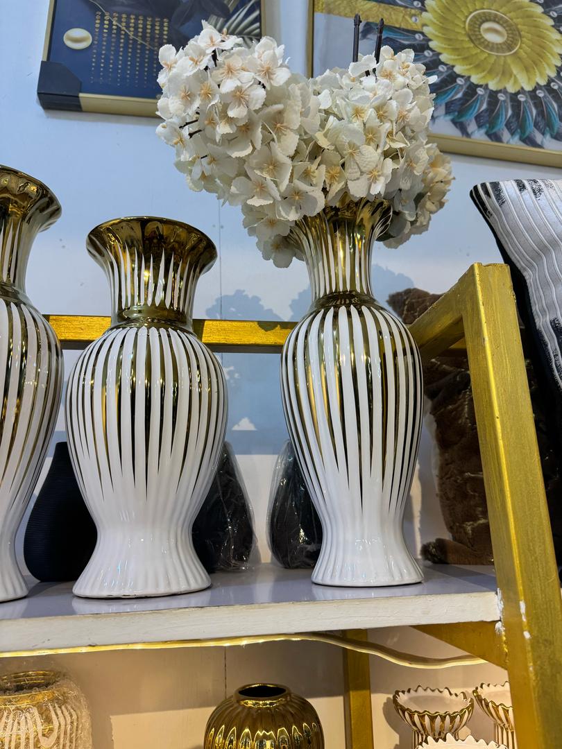 Vases décoratifs 15000fr les 2
