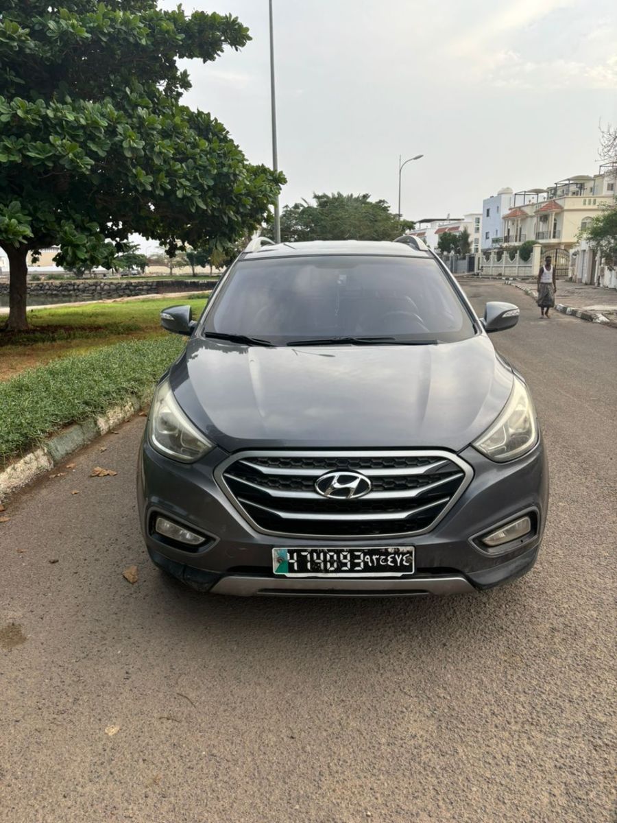 Fully serviced Automatic Hyundai Tucson 2014, diesel, excellent état, price negotiable