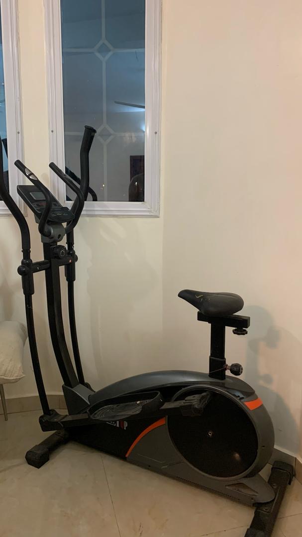 Vélo elliptique de Dubaï en excellent état