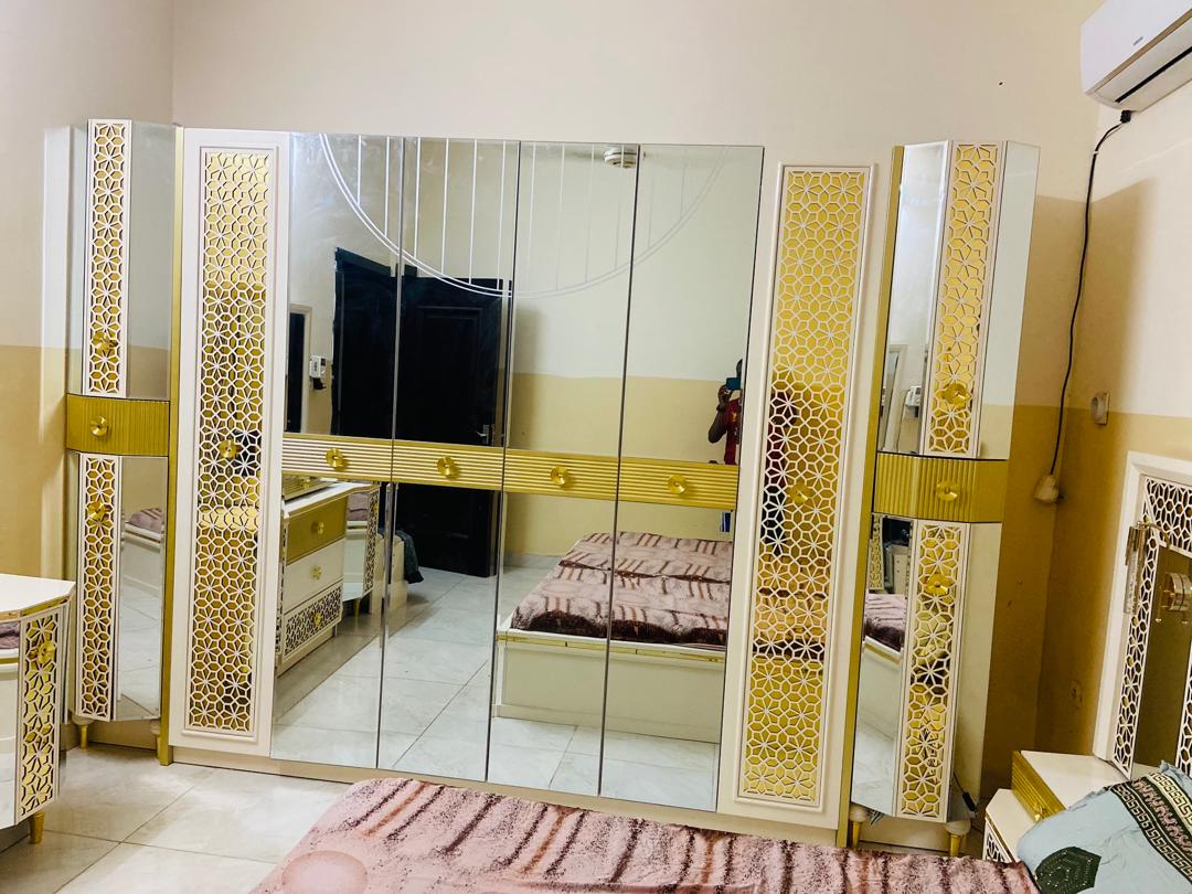 Ensemble chambre à coucher haute qualité, état impeccable