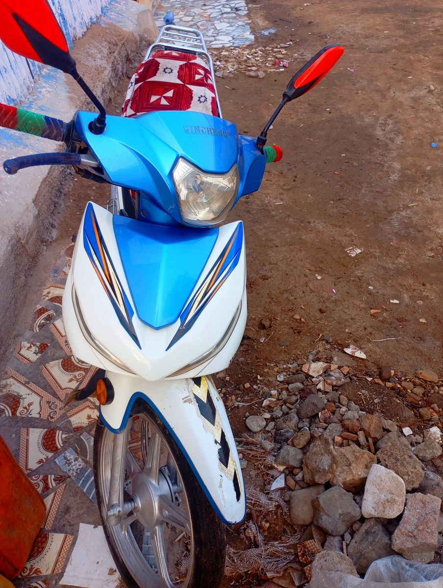 Moto Jincheng en excellent état