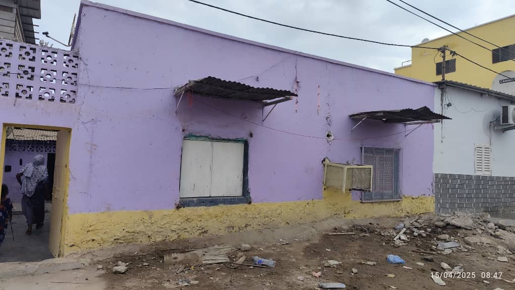 Vente d\'une maison en dur au centre ville Q3, proche avenue 13