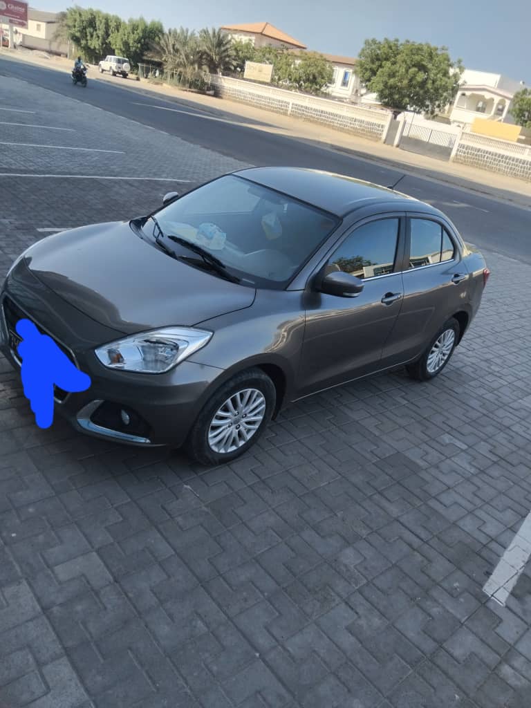 Suzuki Dzire 2024 bon état, climatisation, prix négociable
