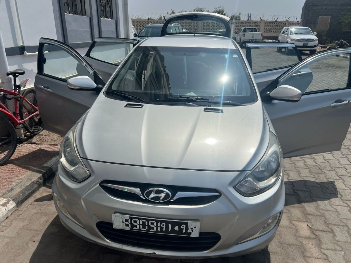 Hyundai Accent 2014, diesel, boîte automatique, très économique en carburant