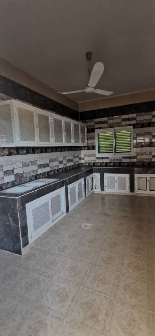 Appartement spacieux avec réservoir d\'eau à Gabode 5