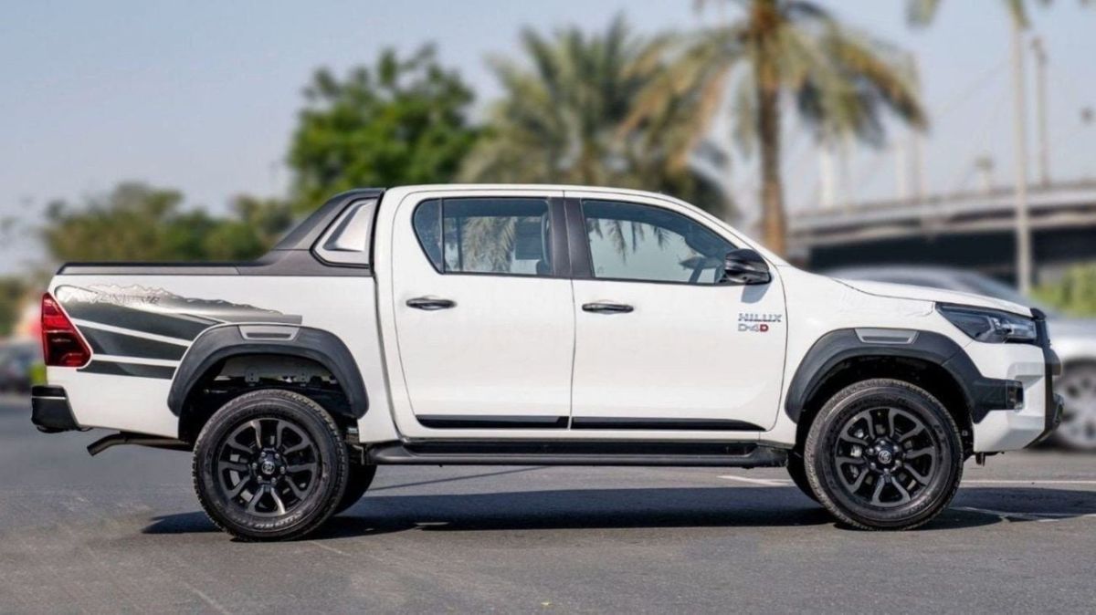 Toyota Hilux Adventure 2.8L, 2024, boîte Automatique, état impeccable