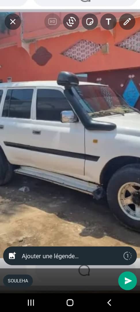 Land Cruiser ancien modèle en bon état - Prix négociable