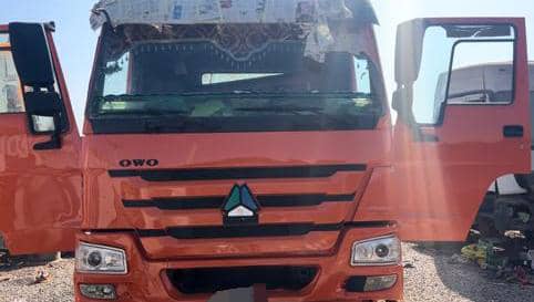 Camion Sinotruck 2017 Diesel avec Remorques, Excellent État