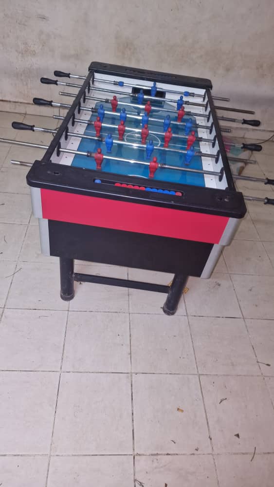 Baby-foot en bon état, utilisé 3 mois