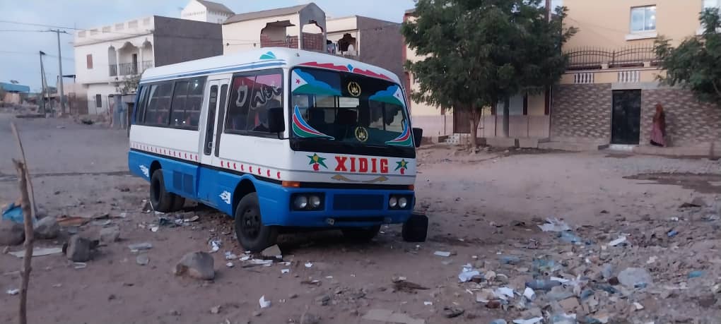 Mitsubishi Rosa 2007 en bon état pour transport scolaire ou personnel