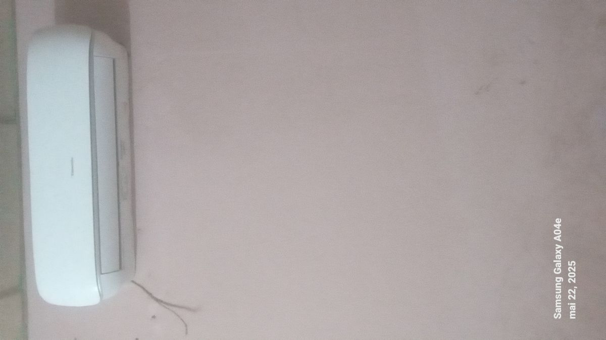 Climatiseur Hisense 1.5 CV presque neuf