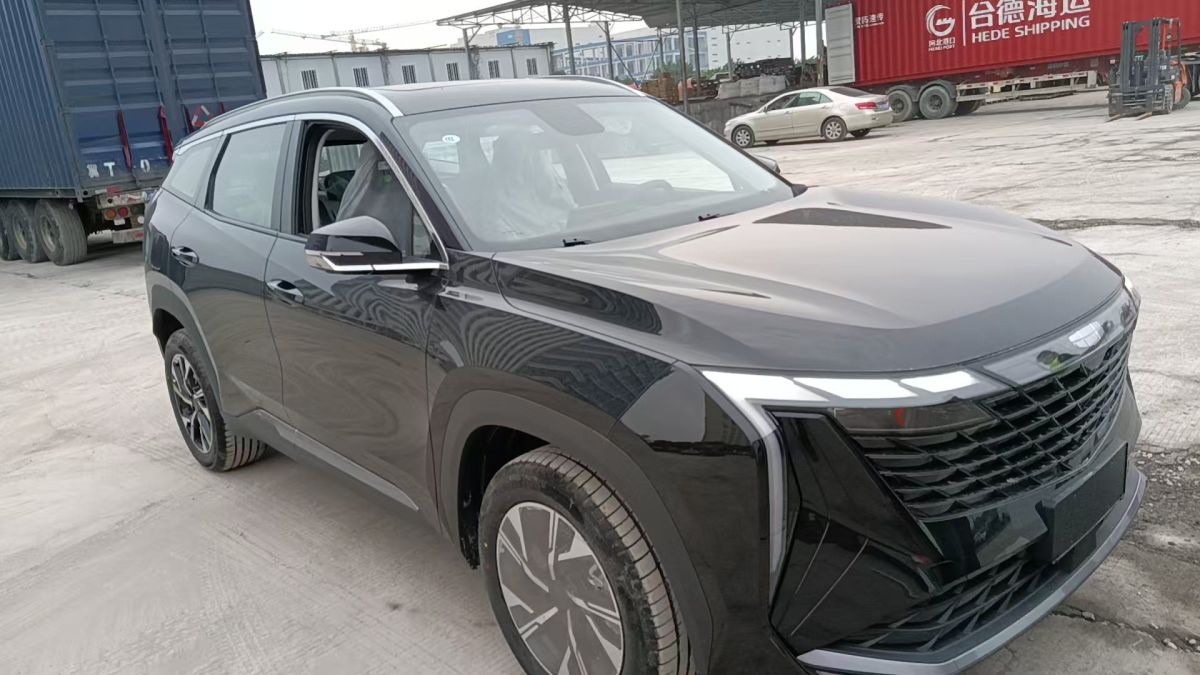 Geely Starray - Design audacieux, technologies avancées et confort absolu