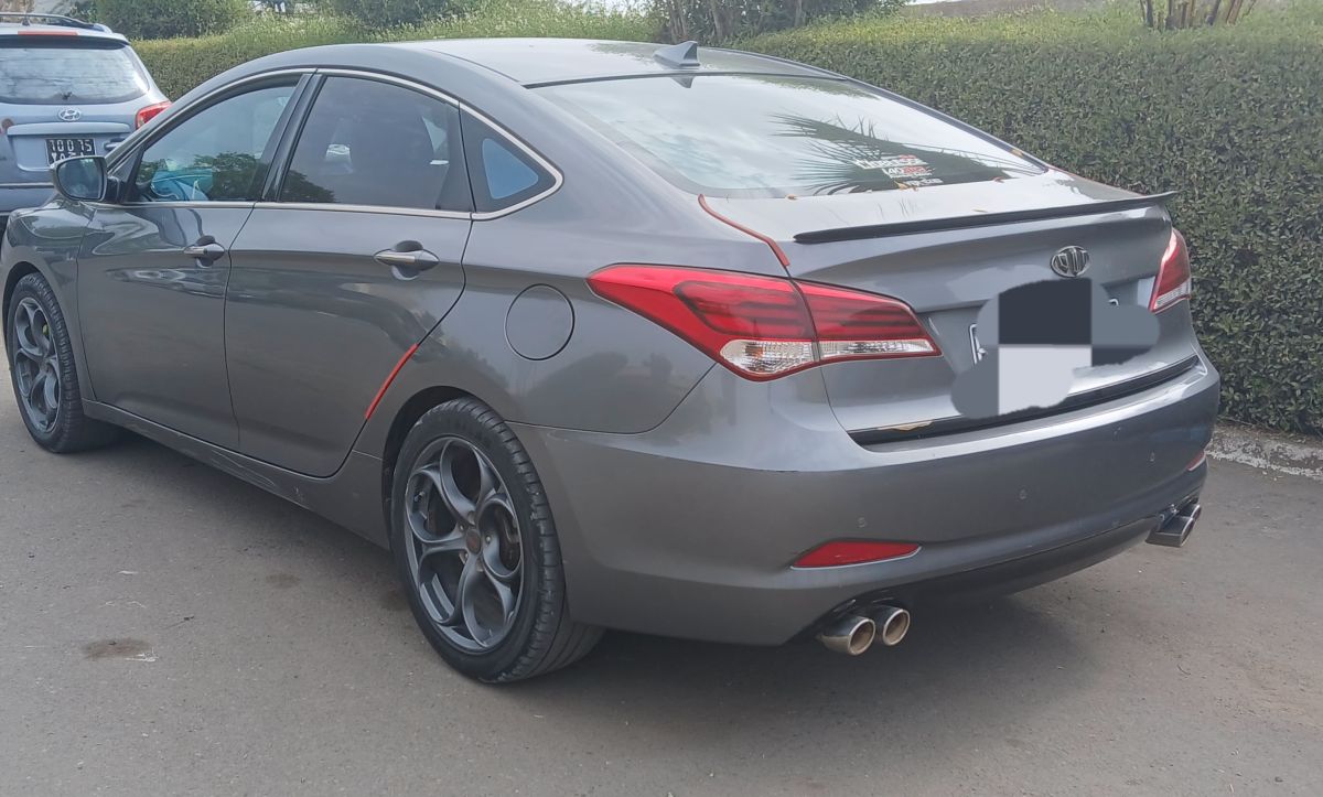 Hyundai i40 en excellent état, faible consommation de carburant