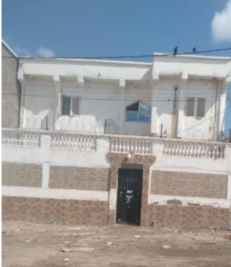 Duplex 6 chambres à cité Hodan 2, prix négociable