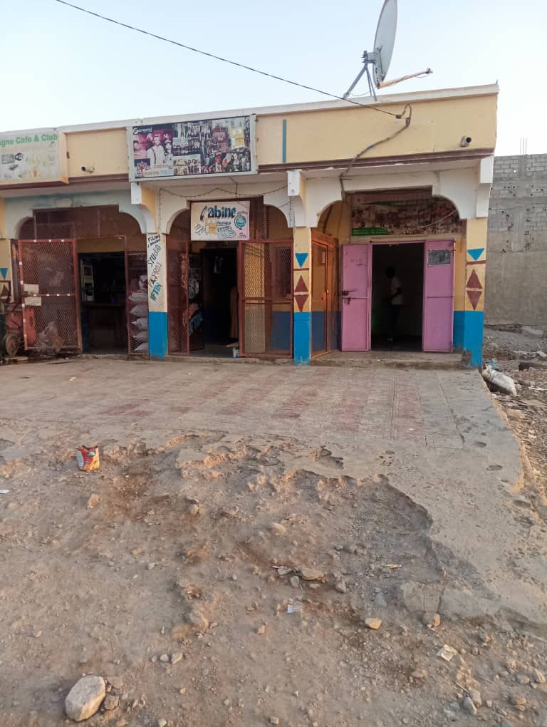 Local commercial à louer, Rue d\'Arta- Pk12