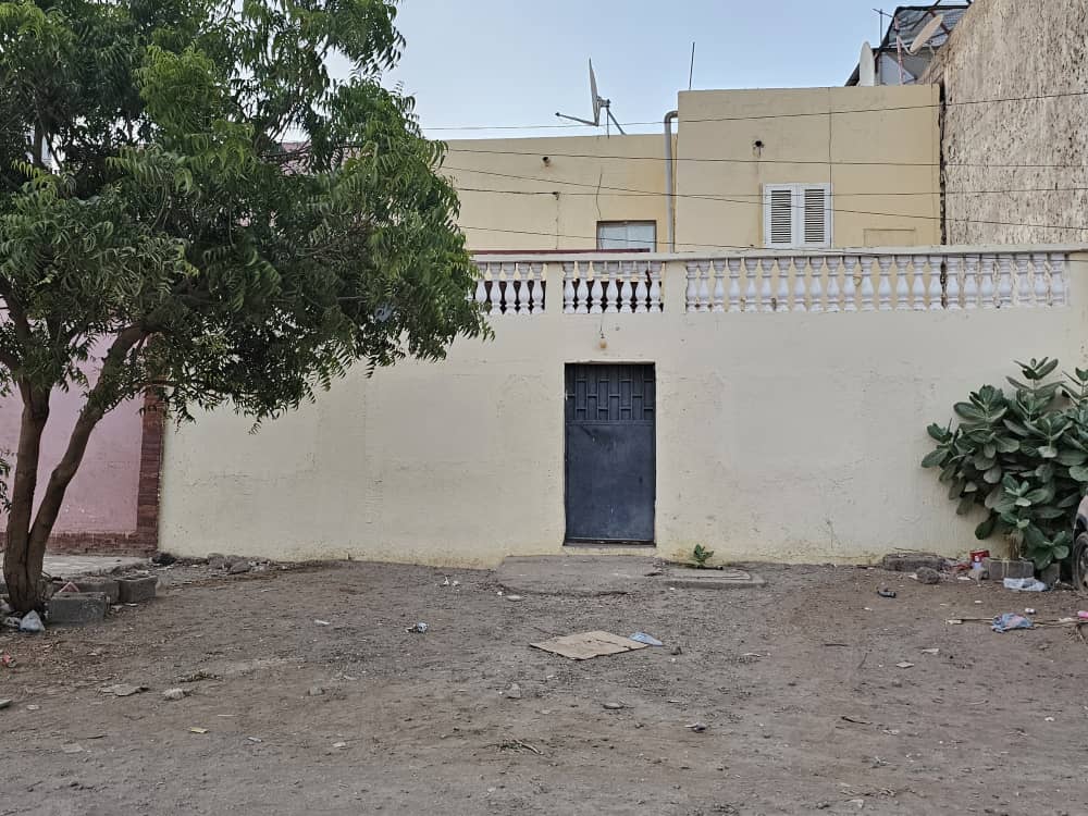 Maison duplex F4 avec vue sur route d\'Arta à Cité Hodan 1