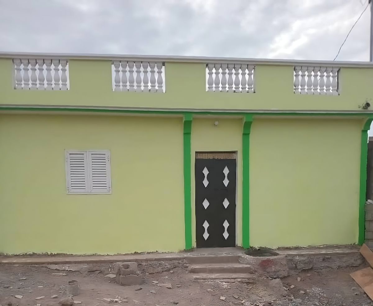 Maison F3 avec cour et véranda à Ali-Sabieh, très bon état