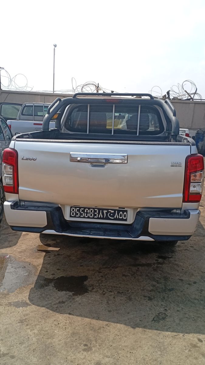 Mitsubishi L200 2021, bon état