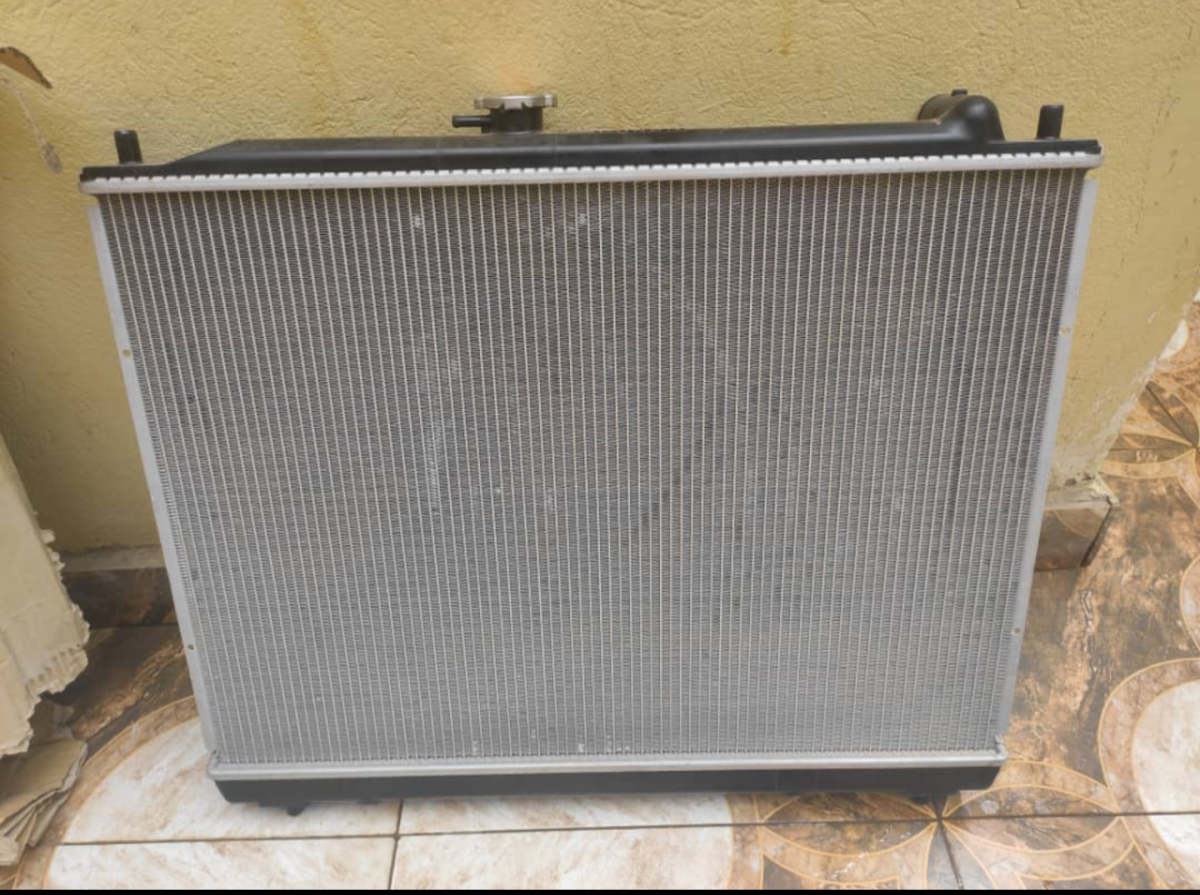 Radiateur voiture Mitsubishi Pajero, neuf, origine Japon