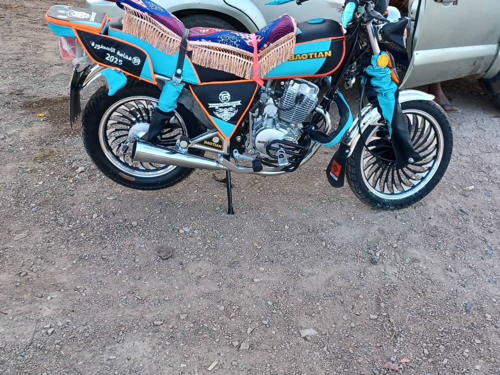 Moto 200cc 2025 en excellent état à prix intéressant