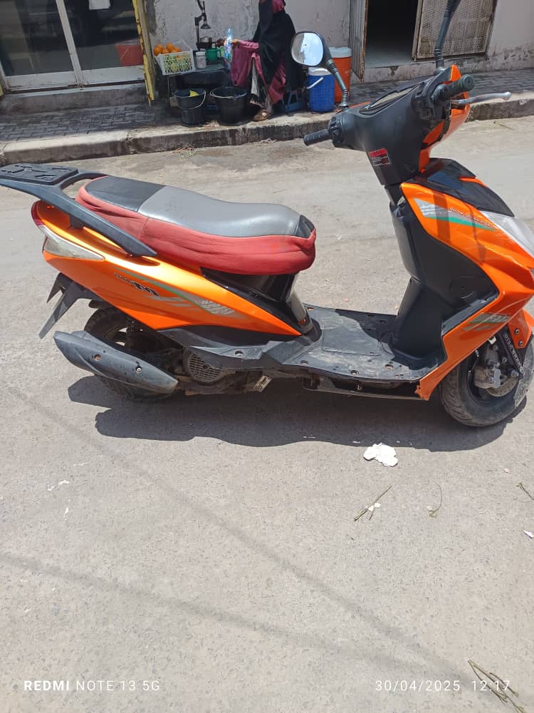 Moto état neuf avec assurance d\'une année