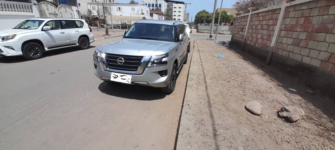 Nissan Patrol 2024, SUV tout-terrain, moteur V8