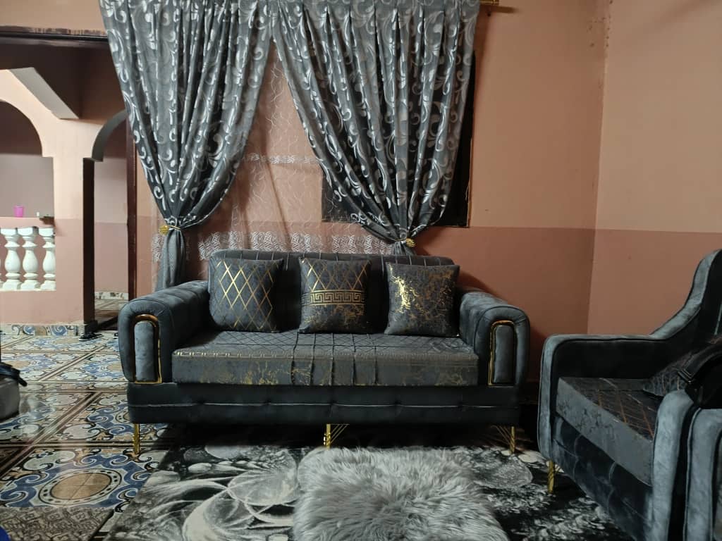 Salon de qualité à vendre - prix négociable