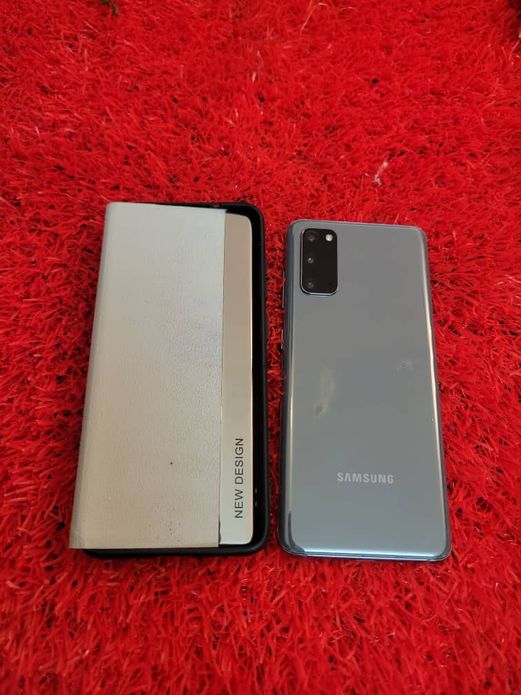 Samsung S20 5G, 128Go, 12GB RAM, état neuf