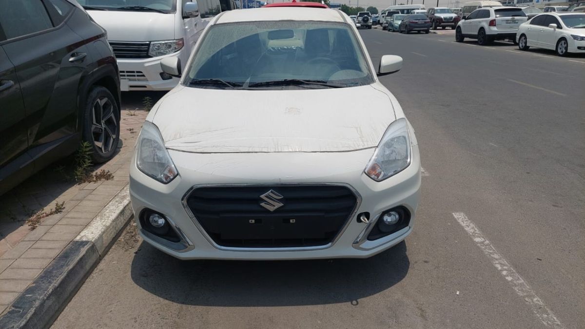 Suzuki Dzire 2024, automatique, essence, état impeccable
